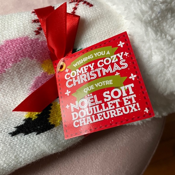 Cozy Flamingo π¦©π Socks NWT π3 items for $20π - Picture 4 of 5